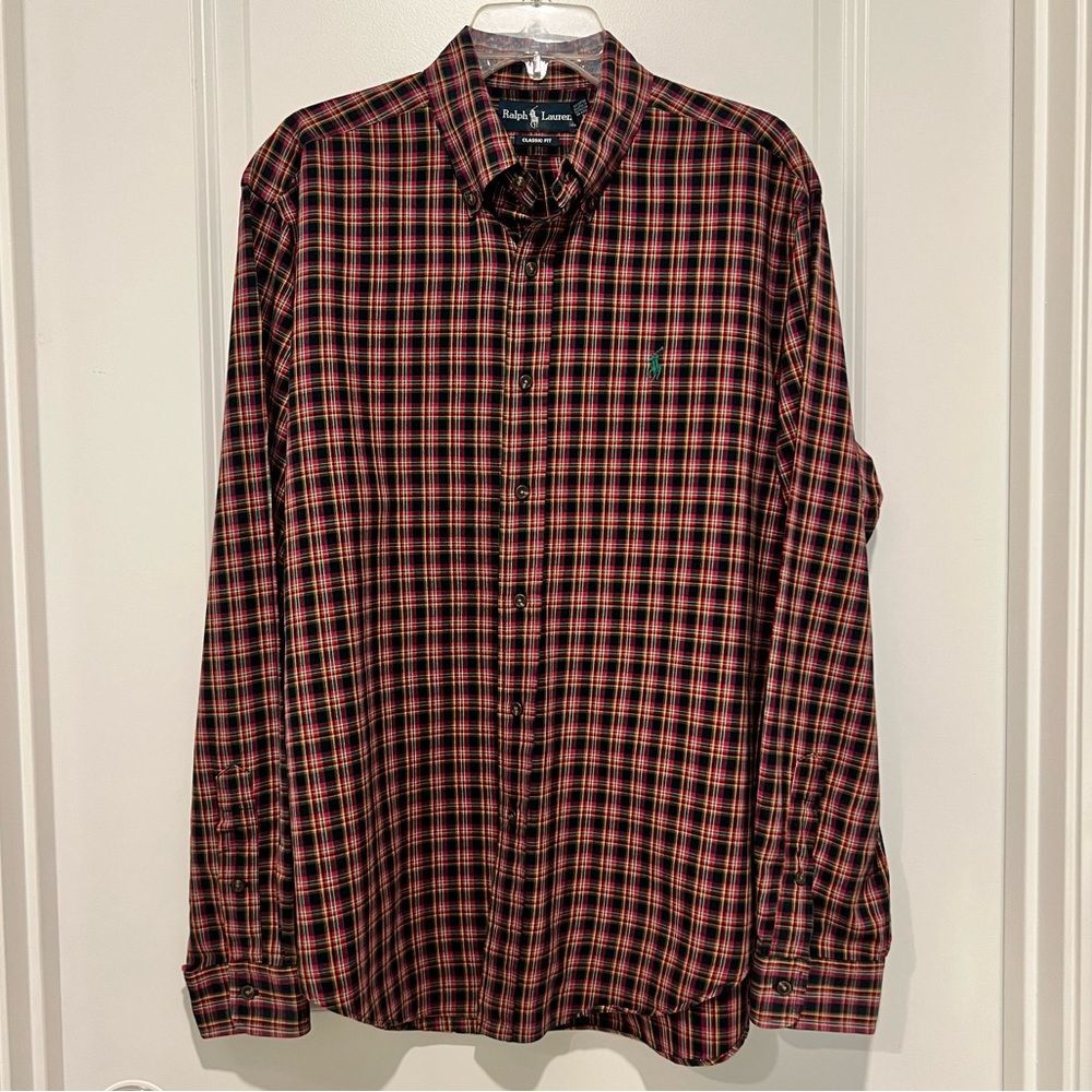 Ralph Lauren Men's Plaid Long Sleeve Button Down Shirt in Sz. Large Classic Fit
